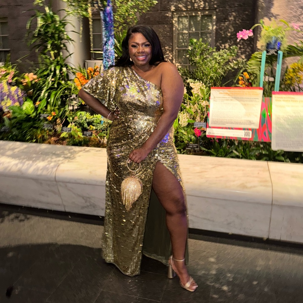 Gorgeous Gold Sequin Mac Duggal one-shoulder bell sleeve gown - Picture 6 of 6